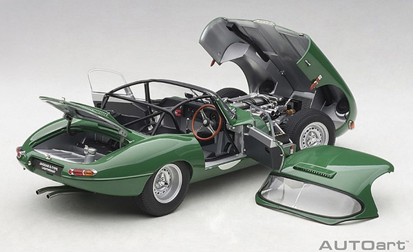 autoart-73648-4-Jaguar-E-Type-Lightweight-opalescent-racing-green