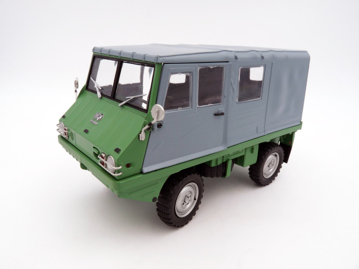 schuco-450044000-1-Steyr-Puch-Haflinger-grün-grau