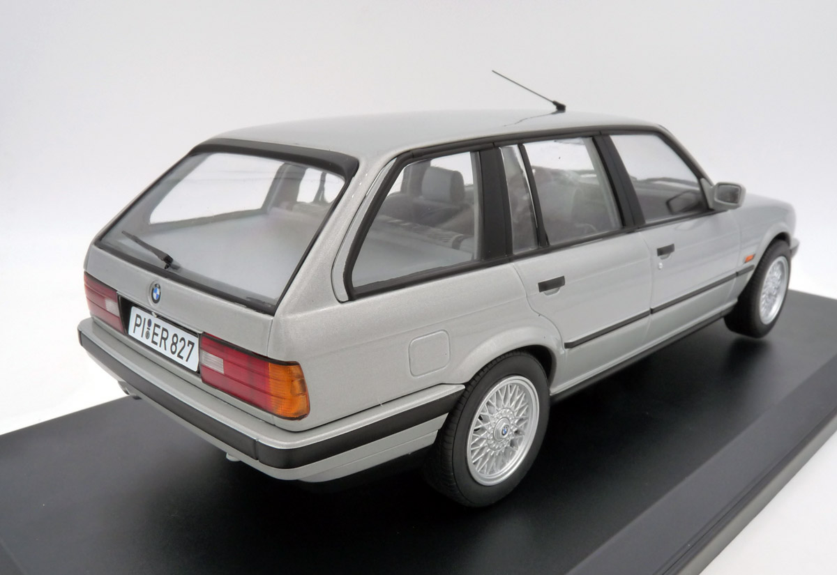 norev-183216-2-BMW-325i-touring-E30-silber-1991-15-Zoll-Kreuzspeichen