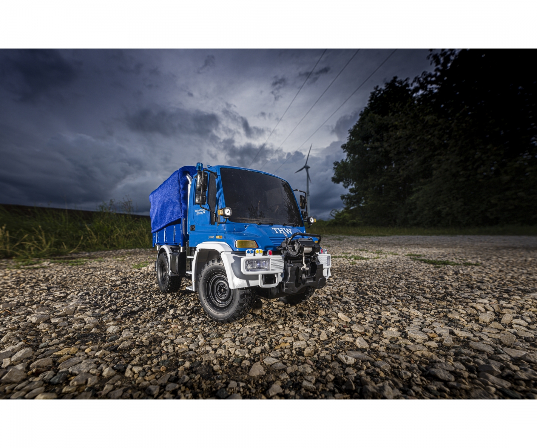 carson-500907722-4-Mercedes-Benz-Unimog-U300-Technisches-Hilfswerk-RTR-mit-RC-Anlage-ferngesteuertes-THW-für-Kinder-Erwachsene carson-500907722-4-Mercedes-Benz-Unimog-U300-Technisches-Hilfswerk-RTR-mit-RC-Anlage-ferngesteuertes-THW-für-Kinder-Erwachsene