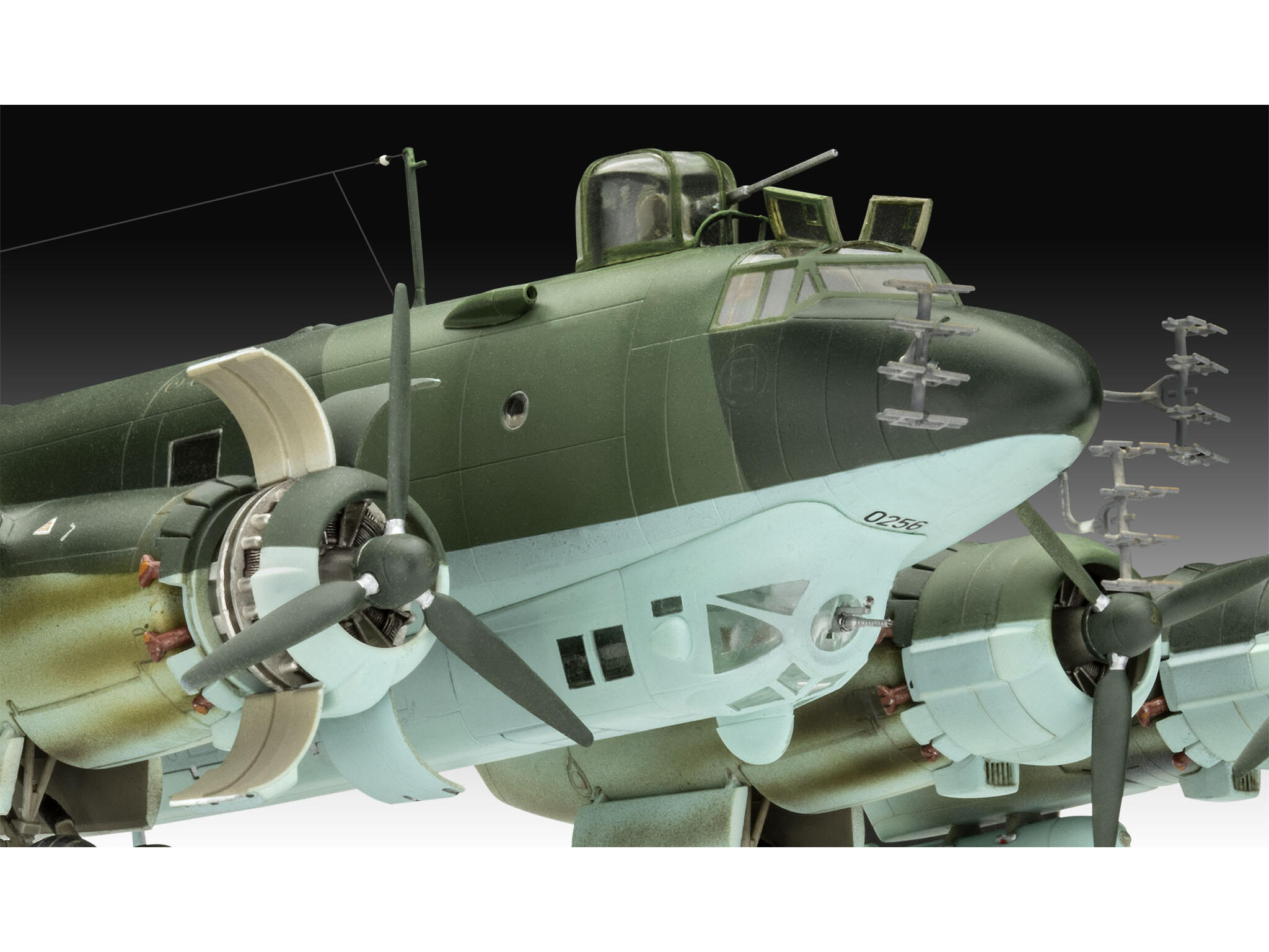 Revell-03777-2-Focke-Wulf-Fw-200-Condor-C-5-C-8-Funkantennen