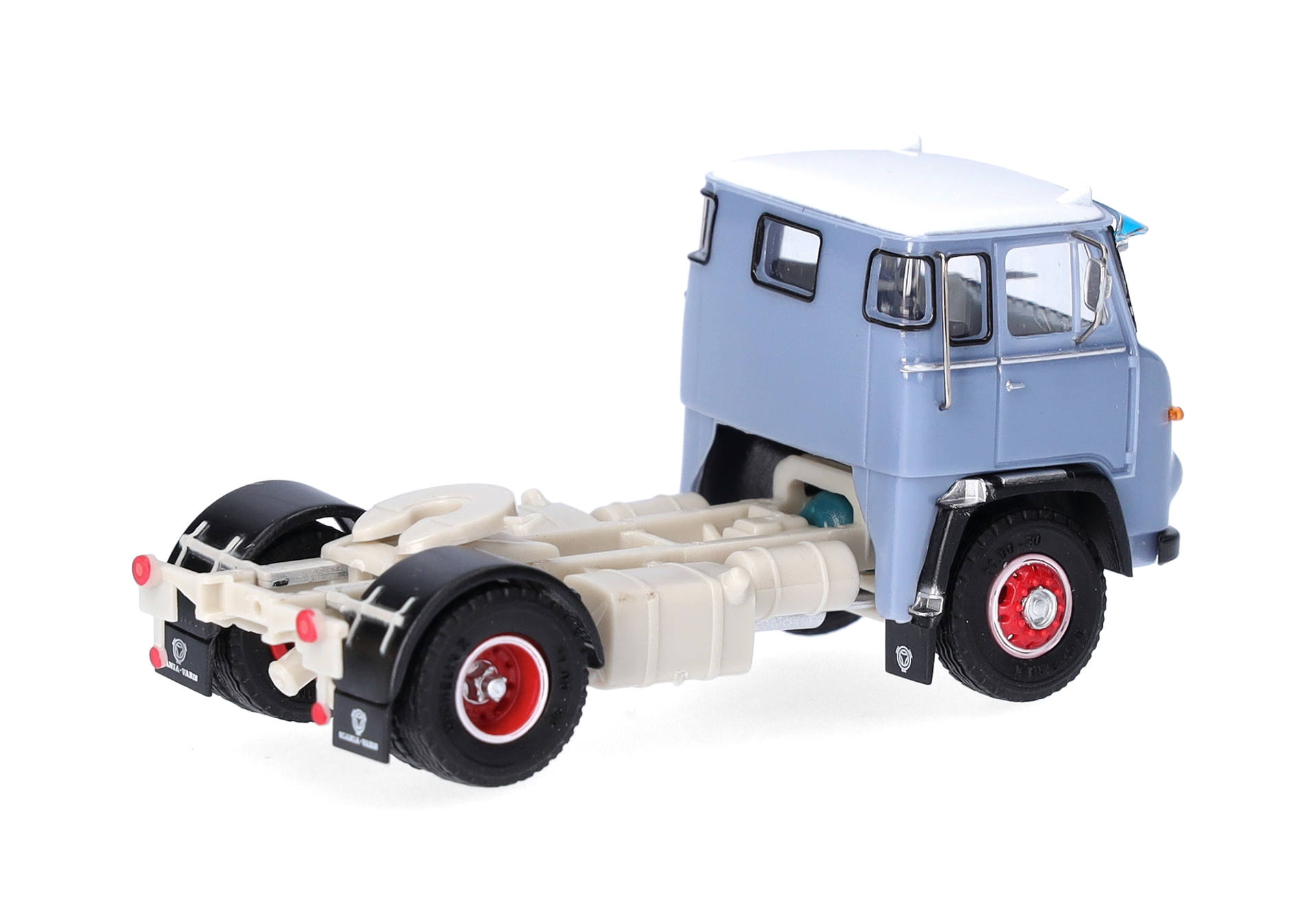 herpa-87MBS026161-2-Scania-LB-76-Solozugmaschine-taubenblau-weißes-Dach-Auflieger