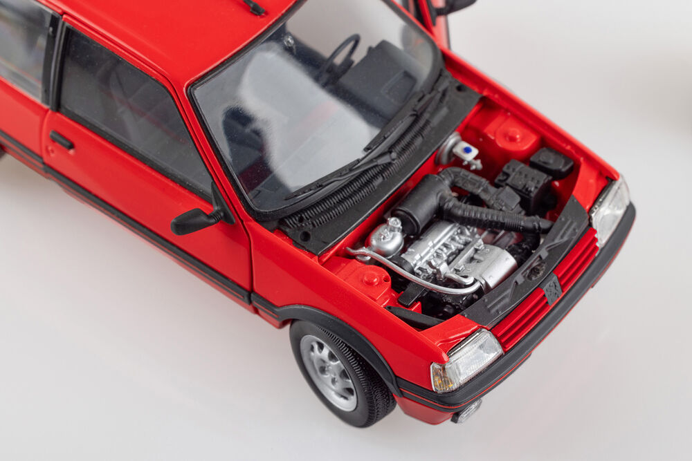 Heller-82705-4-Peugeot-205-GTI-1-9-kompakter-Sport-Franzose-Dorfjugend-Traum-Modellbausatz