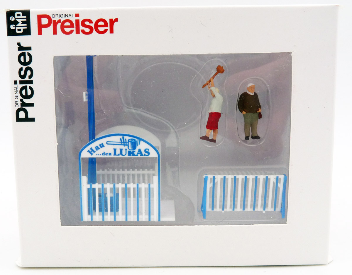 preiser-24700-Jahrmarktstand-Schausteller-Hau-den-Lukas-Kraftprotze