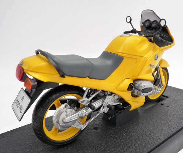 revell-08875-2-BMW-R-1100-RS-Touring-gelb-Boxer