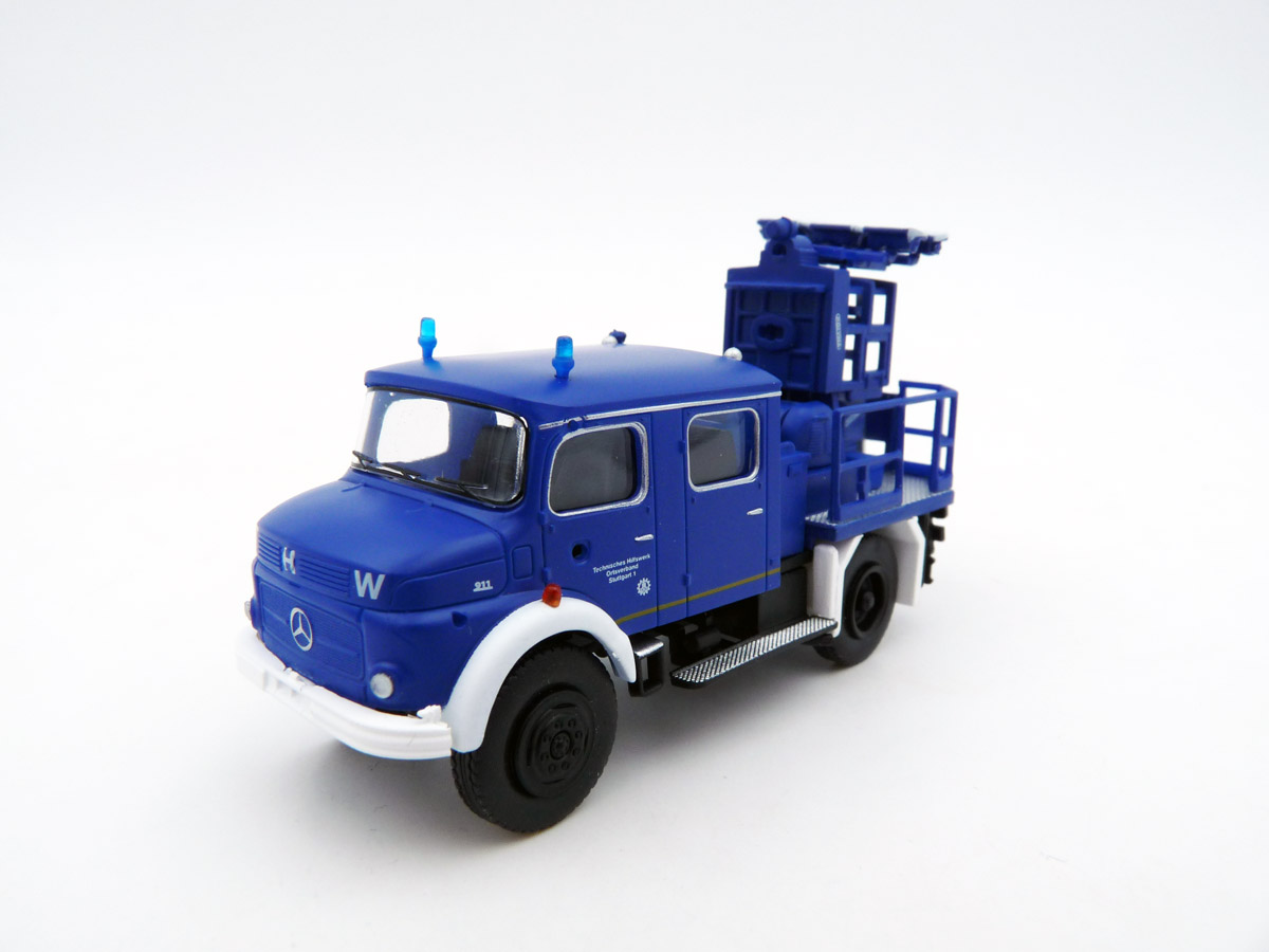 Brekina-47195MCW-1-Mercedes-Benz-MB-LA-911-Lichtmastwagen-THW-Stuttgart-Technisches-Hilfswerk