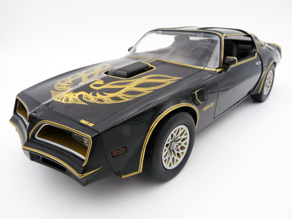 greenlight-19025-1-Smokey-and-the-Bandit-Pontiac-Firebird-TransAm-1977