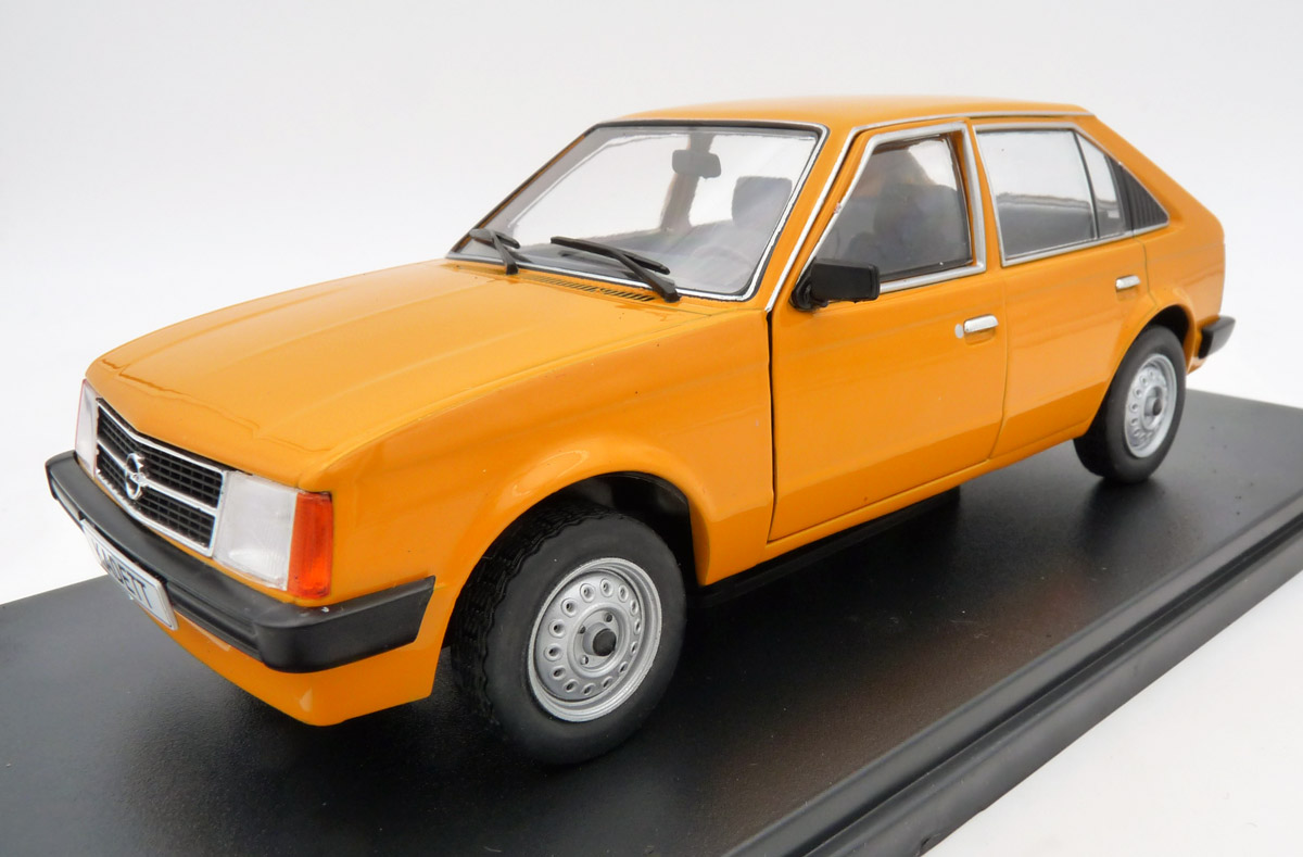 whitebox-WB124114-O-1-Opel-Kadett-D-13-senfgelb