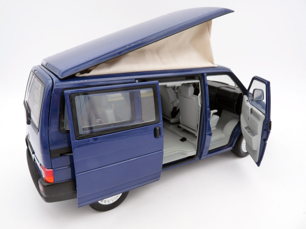 schuco-450042100-4-Volkswagen-VW-T4b-California-Coach-Aufstelldach-blau-Familienvan
