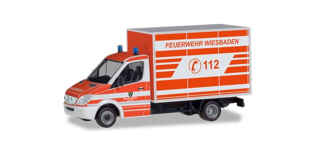 herpa-094511-Mercedes-Benz-Sprinter-Koffer-Feuerwehr-Wiesbaden