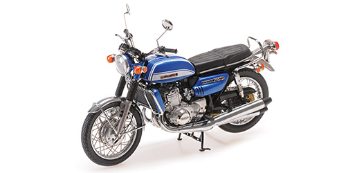 Minichamps-12162102-1-Suzuki-GT-750-J-1973-blau-metallic-Classic-Bike Minichamps-12162102-1-Suzuki-GT-750-J-1973-blau-metallic-Classic-Bike