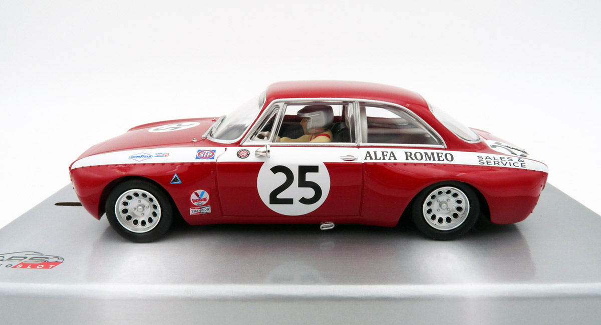 revoslot-RS0129-2-Alfa-Romeo-Giulia-Sprint-GT-25-Winner-Trans-Am-Mid-Ohio-1970-Bert-Everett-Sales-Service