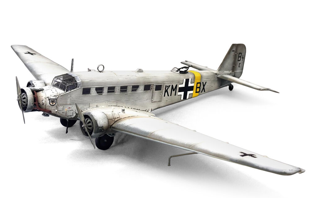 Airfix-A08022-2-Junkers-Ju52-3m-g4e-Transportflugzeug-Pleskau-West-Russland-1942