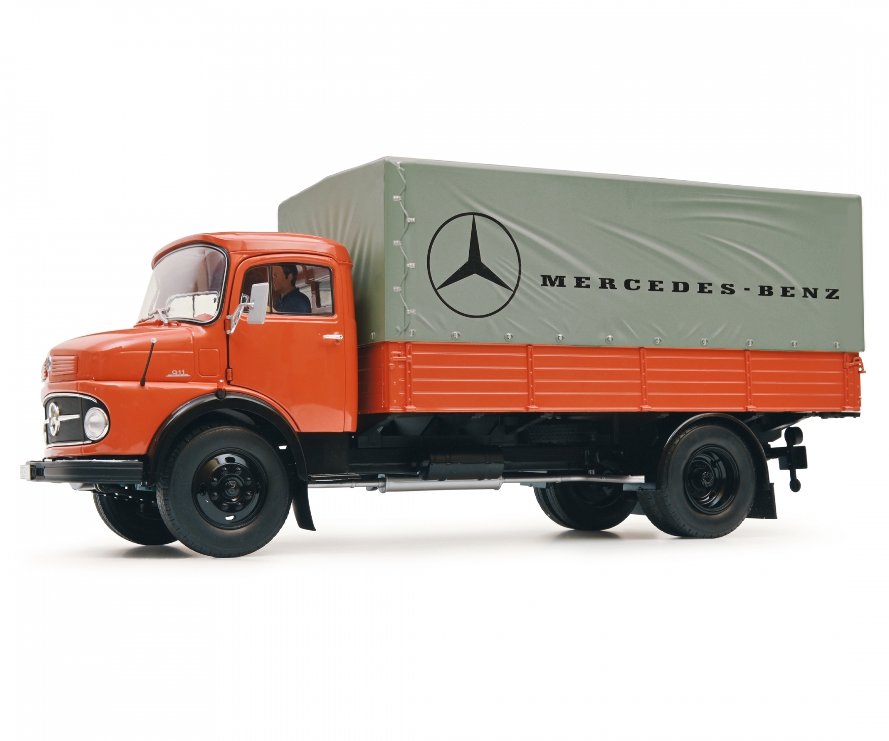 schuco-450044700-1-Mercedes-Benz-L911-Pritsche-Plane-LKW-orange-rot-MHI-Märklin-Händler-Initiative