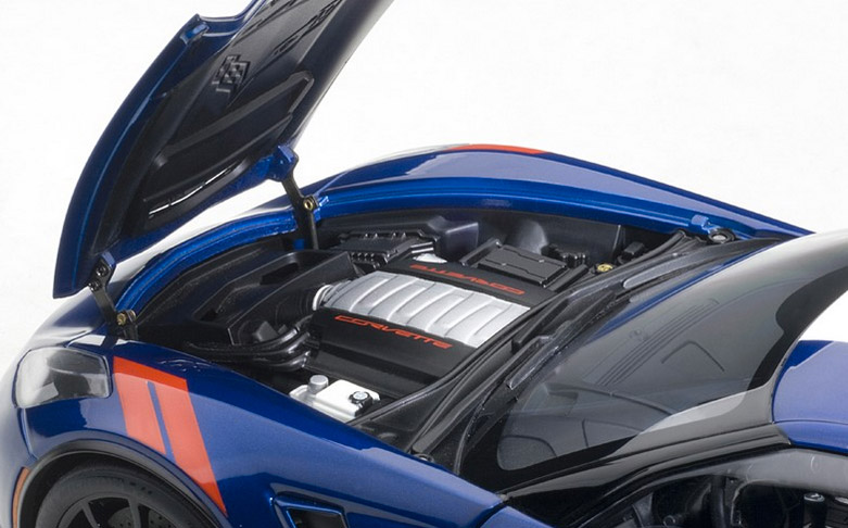 autoart-71275-3-Corvette-Grand-Sport-blau