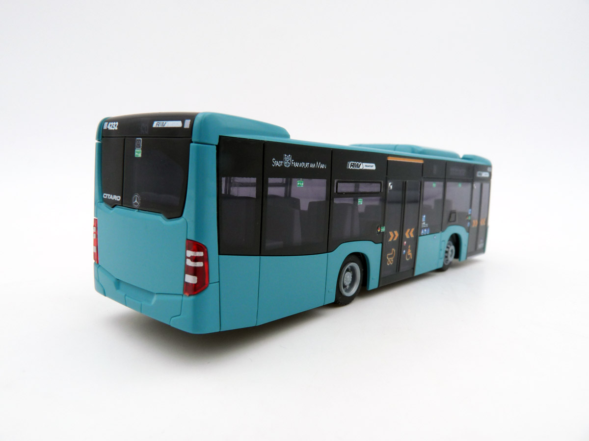 Rietze-67970-2-Mercedes-Benz-Citaro-K-12-traffiq-Frankfurt-am-Main-Ginnheim-Markus-Krankenhaus-hinten
