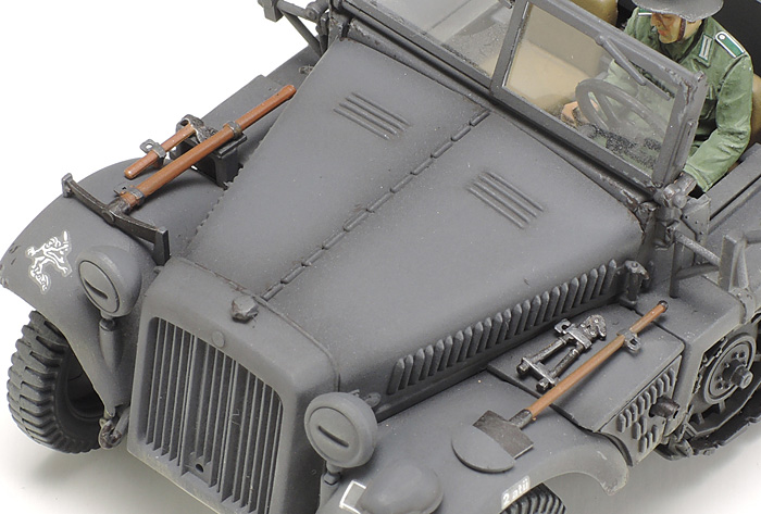 tamiya-37016-5-Deutsches-Sd-Kfz-10-D7-Halbkette-leichter-ZgKw-mit-drei-Figuren