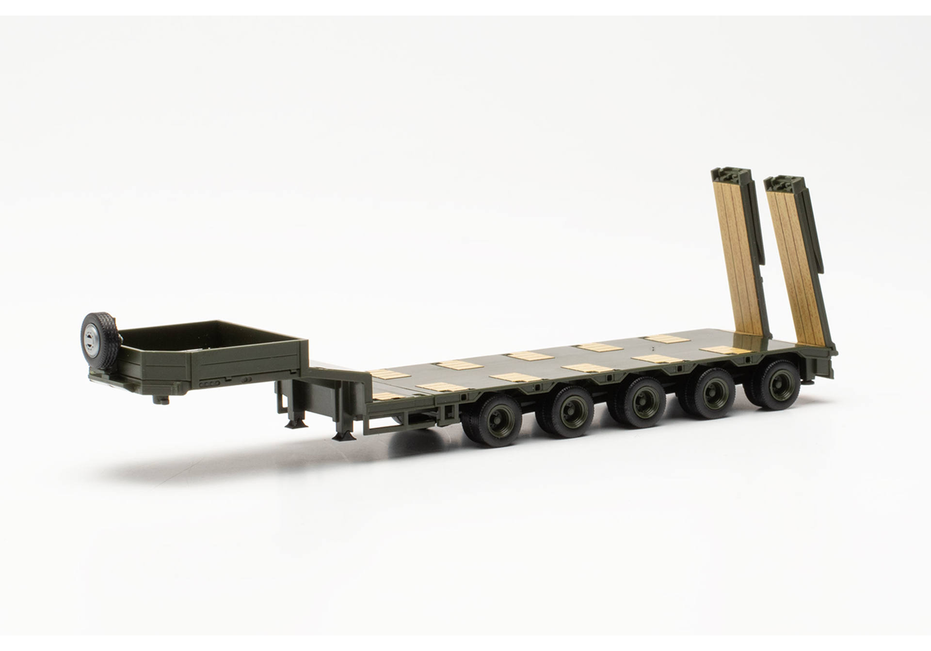 herpa-746977-Goldhofer-Semitiefladeauflieger-abgeschrägtes-Heck-Auffahrrampen-Bundeswehr-oliv herpa-746977-Goldhofer-Semitiefladeauflieger-abgeschrägtes-Heck-Auffahrrampen-Bundeswehr-oliv