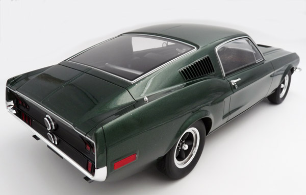 greenlight-GT-Spirit-GTUS011-2-Ford-Mustang-GT390-Bullitt-Steve-McQueen