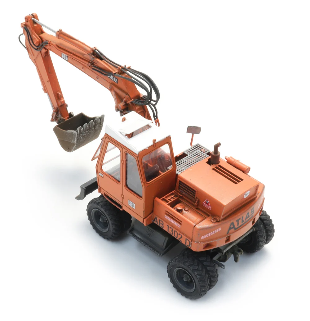 Artitec-387633-2-Atlas-1302-Mobilbagger-orange-Modell-hinten-oben
