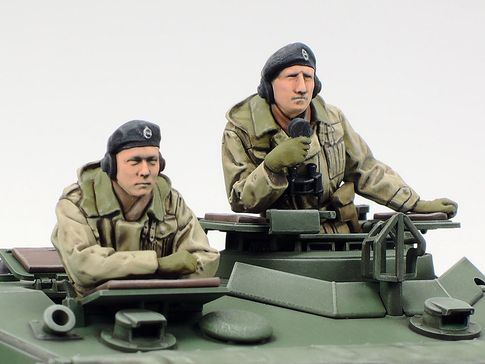 tamiya-35380-3-British-Cruiser-Tank-A34-Comet-mit-zwei-Figuren