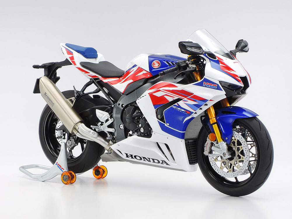 tamiya-14141-1-Honda-30th-Anniversary-Fireblade-SP-CBR1000RR-R-Superbike