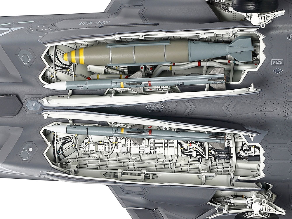 tamiya-61127-7-Lockheed-Martin-F-35C-Lightning-II-Plastikmodellbausatz