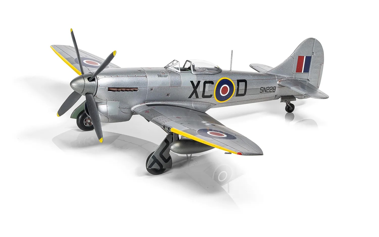 airfix-A02110-3-Hawker-Tempest-Mk-V-Post-War airfix-A02110-3-Hawker-Tempest-Mk-V-Post-War