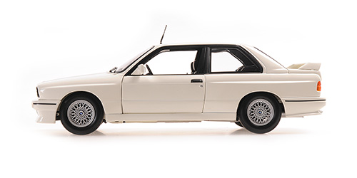 minichamps-180020307-2-BMW-M3-E30-2-3-Liter-S14-Straßenversion-1987-alpinweiß-Motorsport-GmbH-boxed-fenders