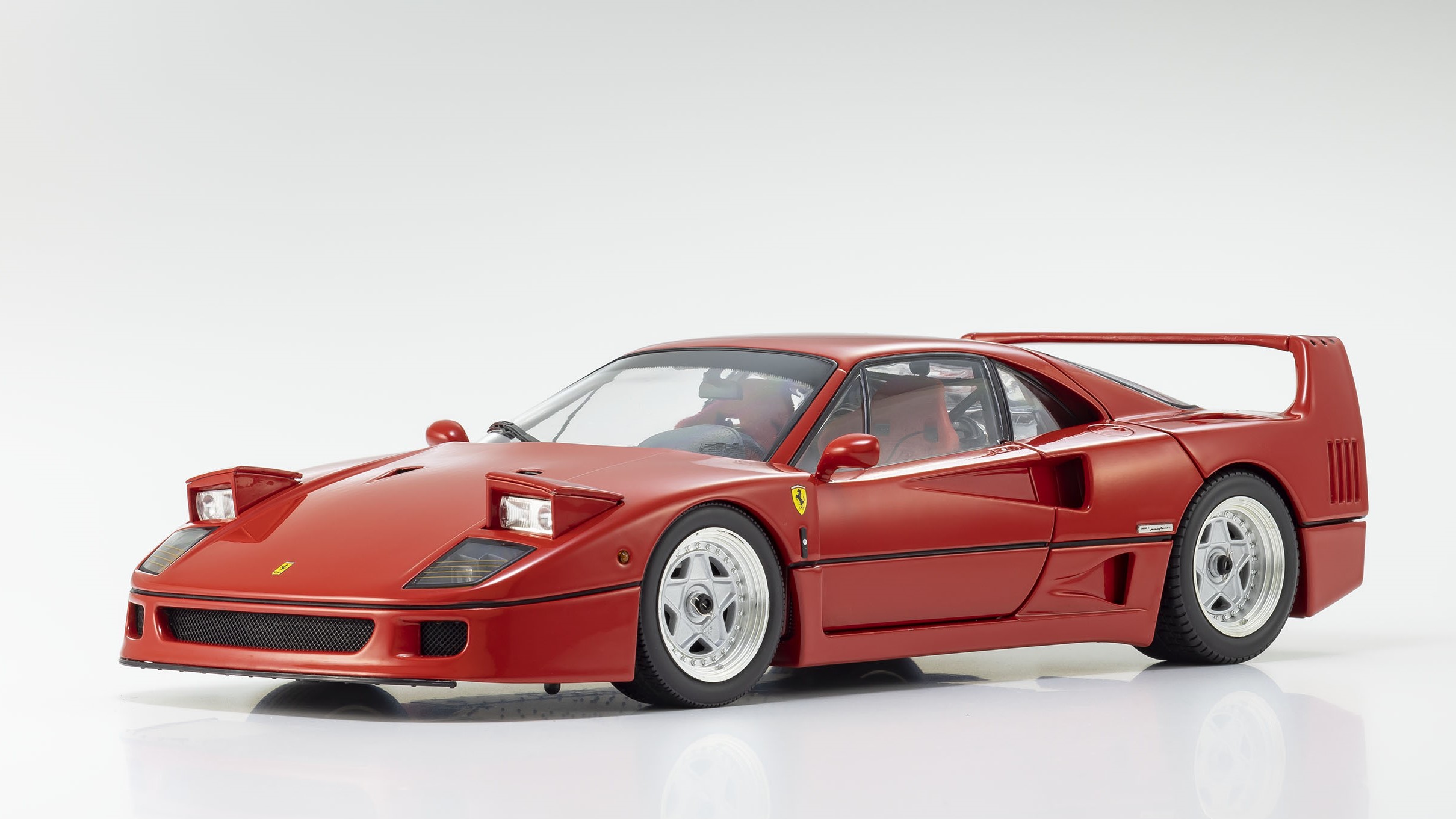 kyosho-08416R-1-Ferrari-F40-1989-Straßenversion-rosso-rot-Enzo-Maranello